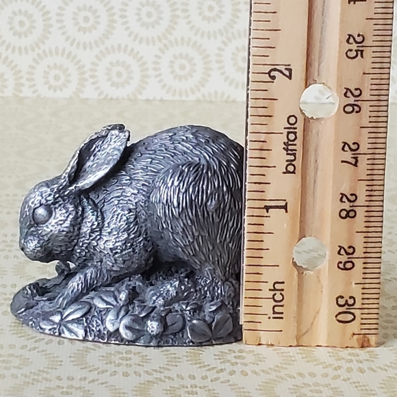Vintage Pewter Rabbit Figurine Amazing Detail Red Felt & Maker's Mark on Bottom - Picture 8 of 8